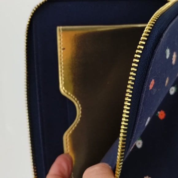 Ban.do navy floral wristlet w/removable strap gold hardware zip around - Picture 8 of 9